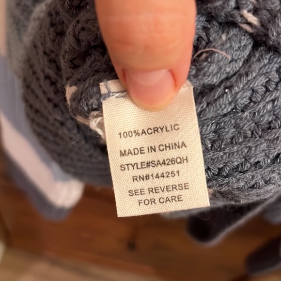 Moon & Madison Knit Sweater cropped - Picture 7 of 7